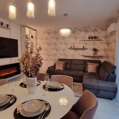 Lakeside Luxury Apartment