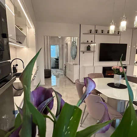 Lakeside Luxury Apartment Sarvar