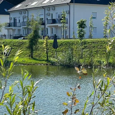 Апартаменты Lakeside Luxury