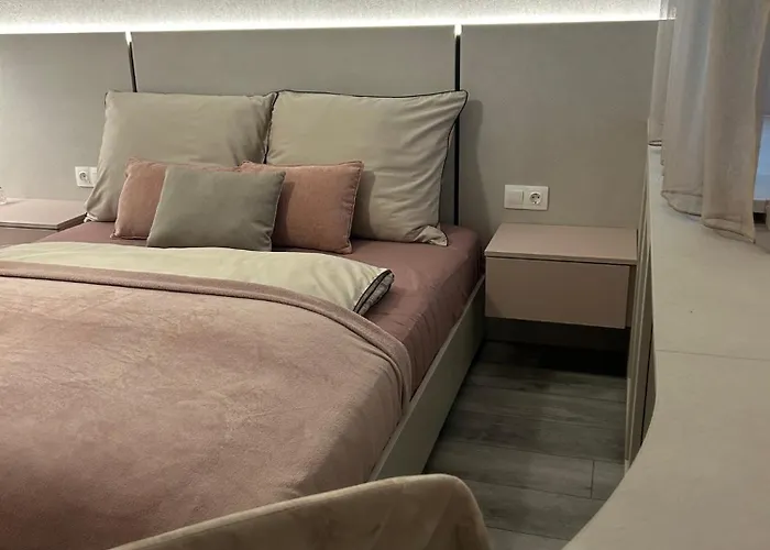 Lakeside Luxury Apartamento